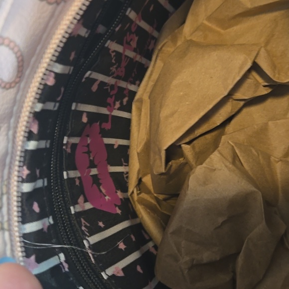 BETSY JOHNSON BOW PINK BAG WITH CHARM NWT - Picture 6 of 6